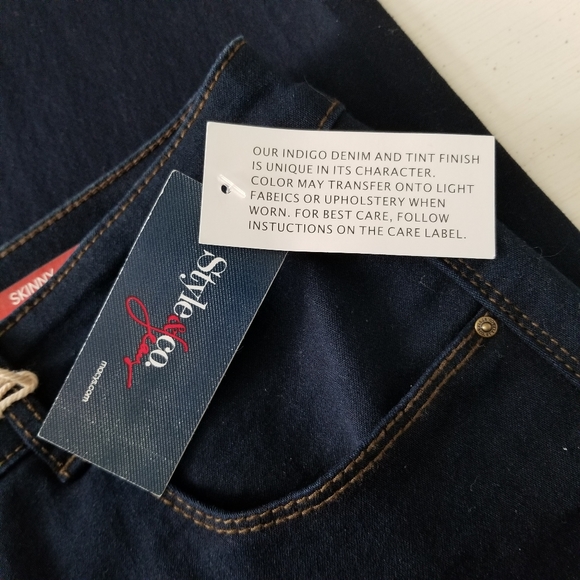 JEANS STYLE & CO Blue Denim Slim Leg 5 Pocket NWT Size 14 - Picture 11 of 15